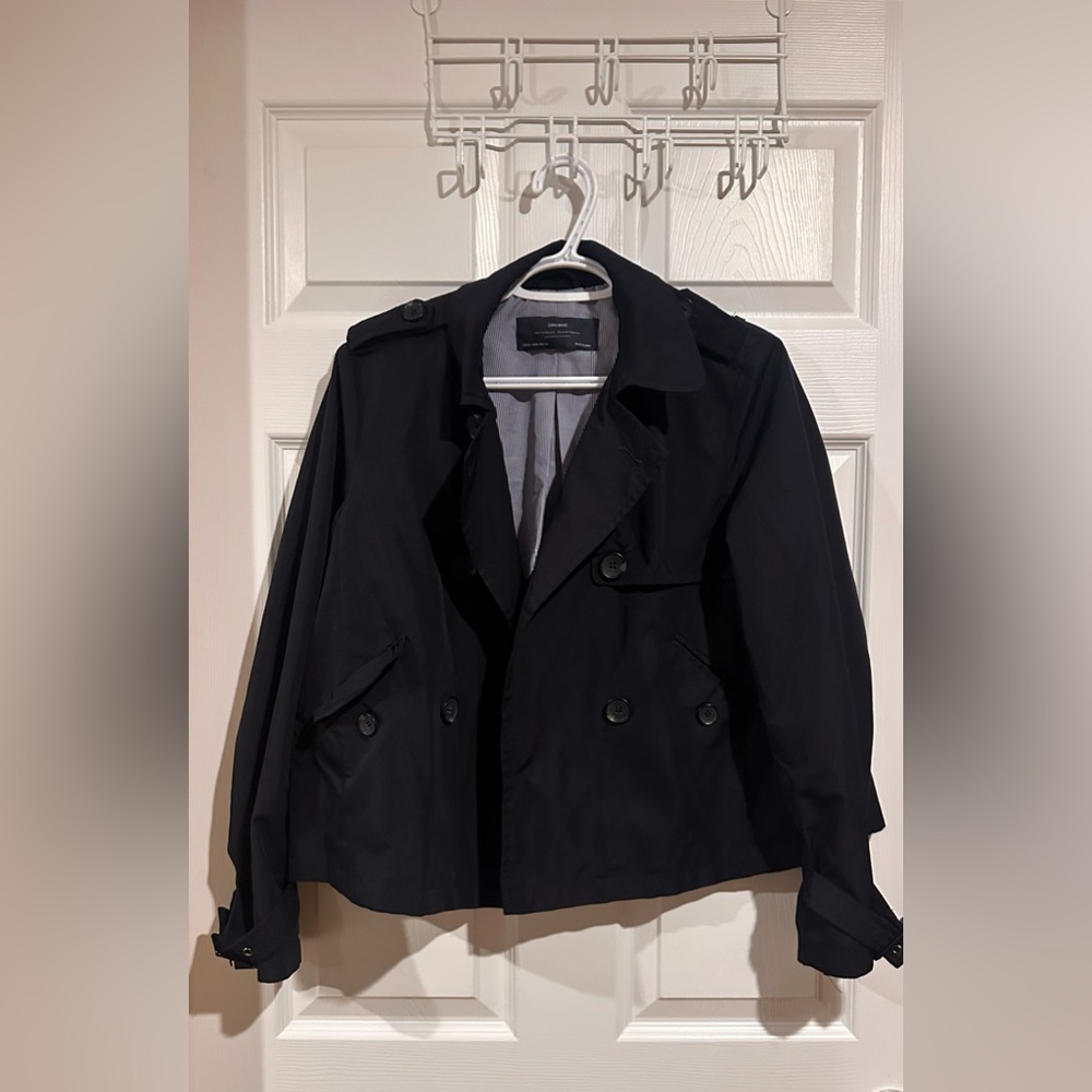 💚 Zara Black Outerwear with Striped Lining